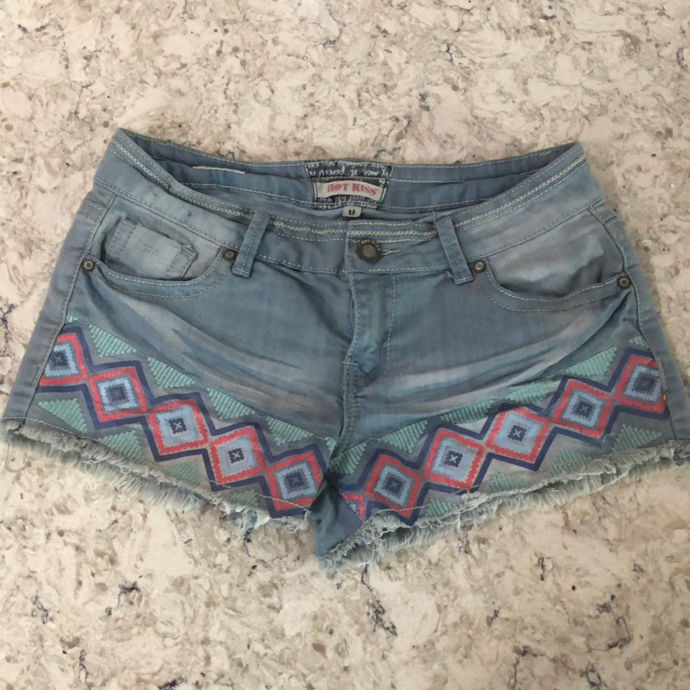 Hot Kiss light blue, geometric pattern jean shorts